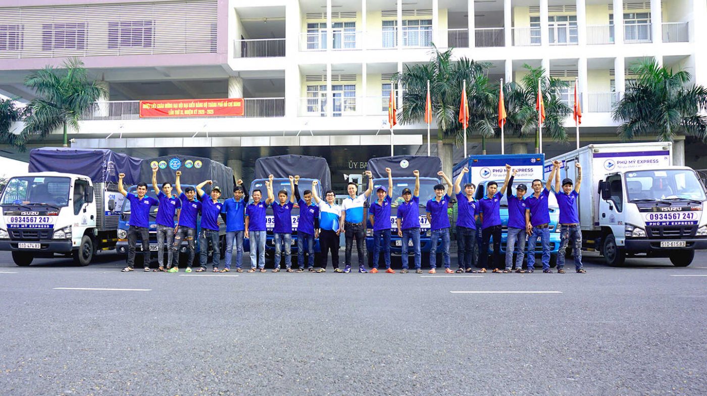 taxi tai chuyen van phong tron goi gia re