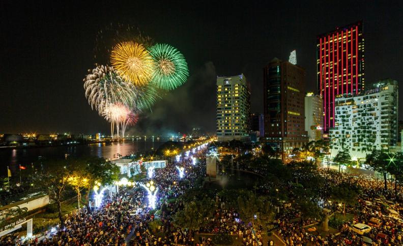 ngam phao hoa thu thiem